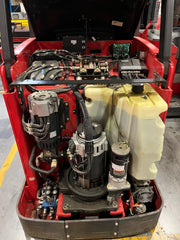 Used Raymond 7520 Reach Truck – 2018 | 4,500 lb Capacity | 406" Lift