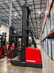 Used Raymond 9700 Swing Reach Turret Truck – 2018 | 3,000 lb Capacity | 390" Lift